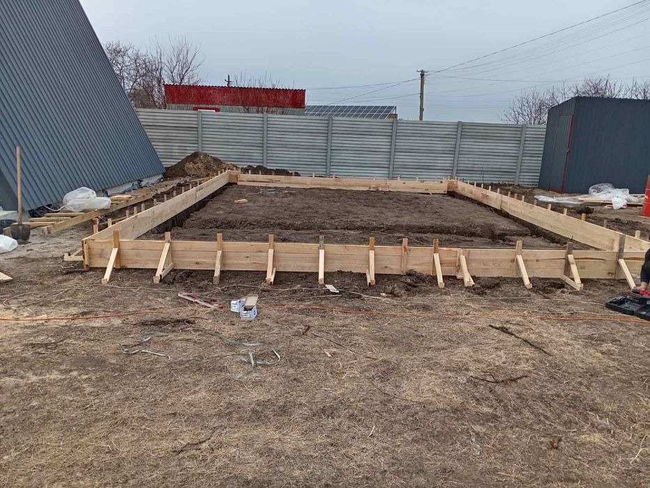 Устройство монолитной фундаментной плиты для будущего здания